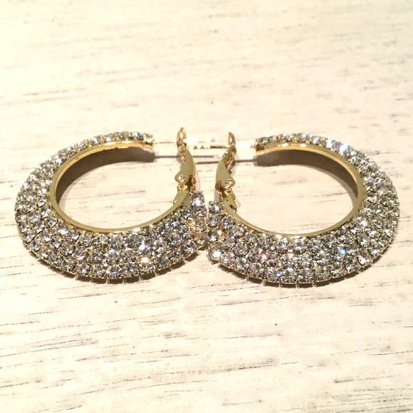 🎉Small Bling Gold Crystal  Hoops Earrings - Picture 4 of 4
